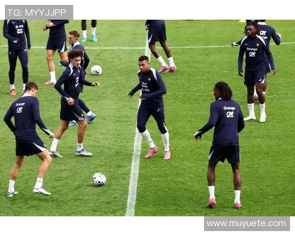 姆巴佩领衔法国队冲击世界杯荣耀展现年轻球员的无限潜力与激情