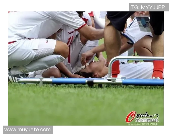 沙姆洛克流浪与布雷的激烈对抗揭示足球战术与团队精神的较量 沙姆洛克流浪与布雷的激烈对抗揭示足球战术与团队精神的较量