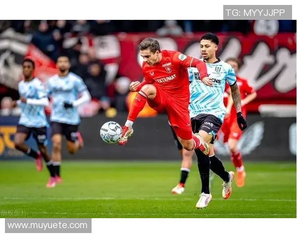 芬洛与福伦丹的激烈对决揭示荷甲赛季的精彩与悬念