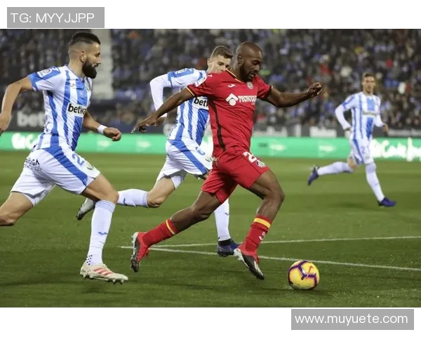 费拉拉与热纳拉的精彩对决分析及赛前预测展望 费拉拉与热纳拉的精彩对决分析及赛前预测展望