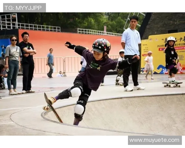 重庆极限运动队在滑板精英赛中以61分稳居积分榜首位